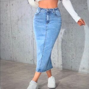Stylish Blue Denim Maxi Skirt